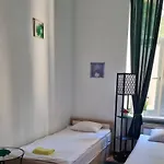 Cat بيت شباب *